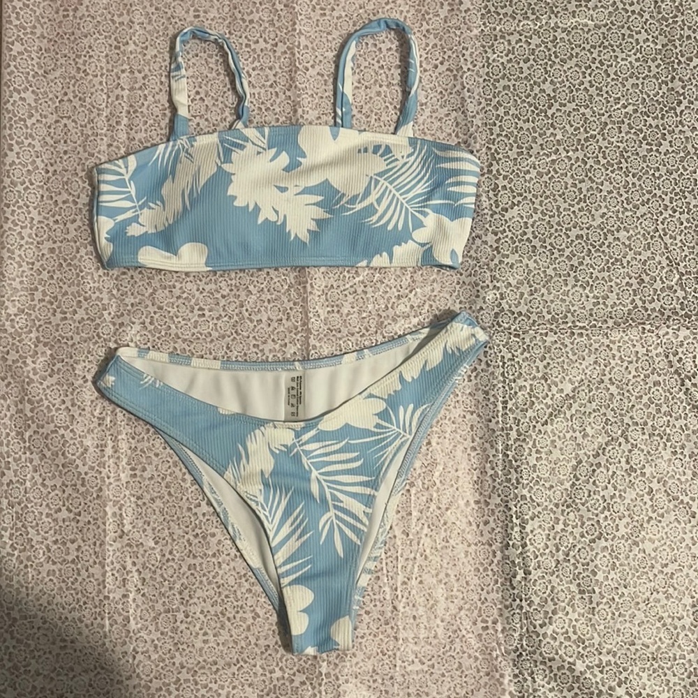 Light blue bikini swimsuit set medium